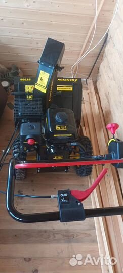 Снегоуборщик champion st556