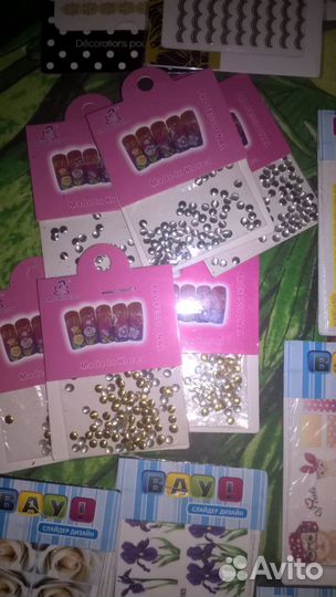 Слайдеры (наклейки) и клепки для украшения ногтей