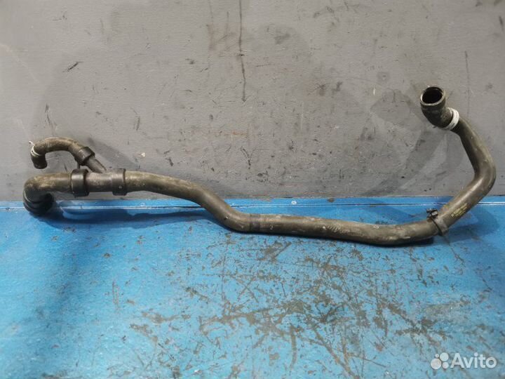 Патрубок охлаждения нижний Volvo S60 2 Поколение