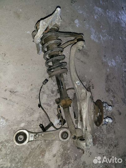 Кулак передний правый рычаг Genesis G80 2.0T 2019