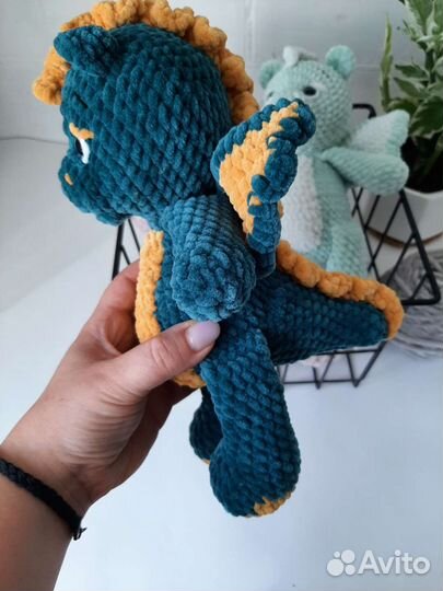 Мягкая игрушка дракон. Вязаный дракон