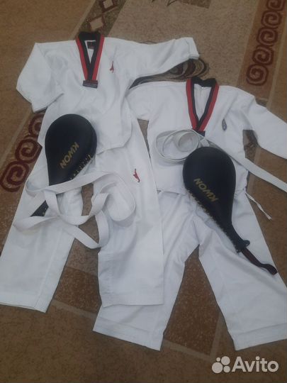 Костюм для занятий тхэквондо