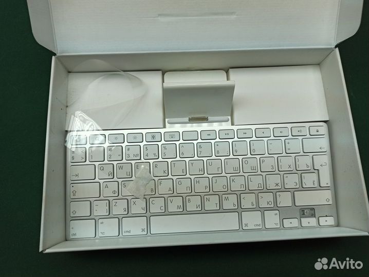 Apple iPad keyboard dock a1359