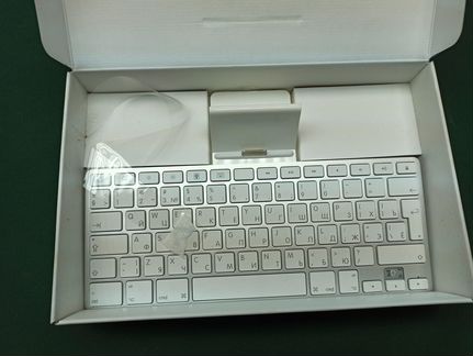 Apple iPad keyboard dock a1359
