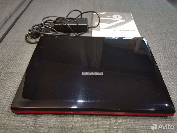 Ноутбук Samsung R560