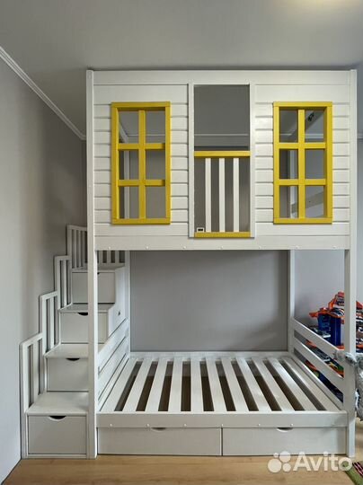 Двухъярусная кровать детская