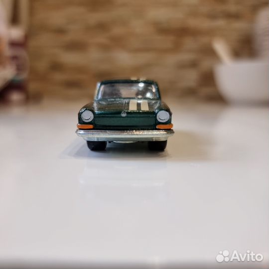 '69 VW Squareback 50th Favorites Hot Wheels 1:64