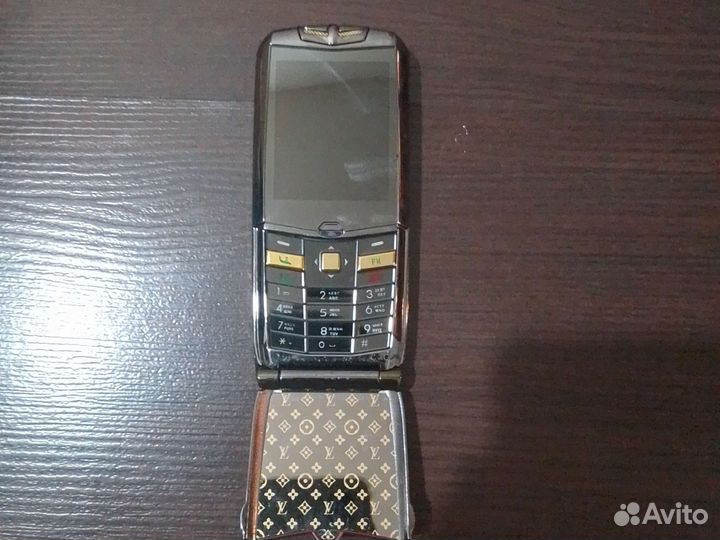 Телефон Vertu