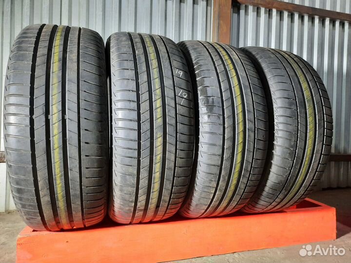 Bridgestone Turanza T005 215/55 R17