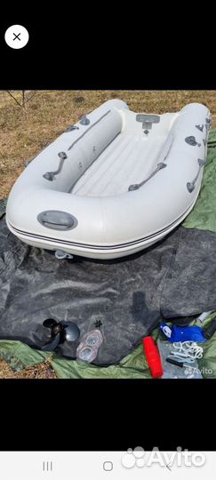 Лодка Cayman N330
