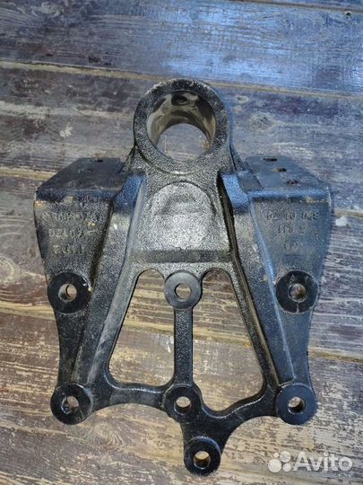 Кронштейн рамы Mercedes A94132202037390