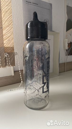 Стеклянная бутылка для воды на тренировку