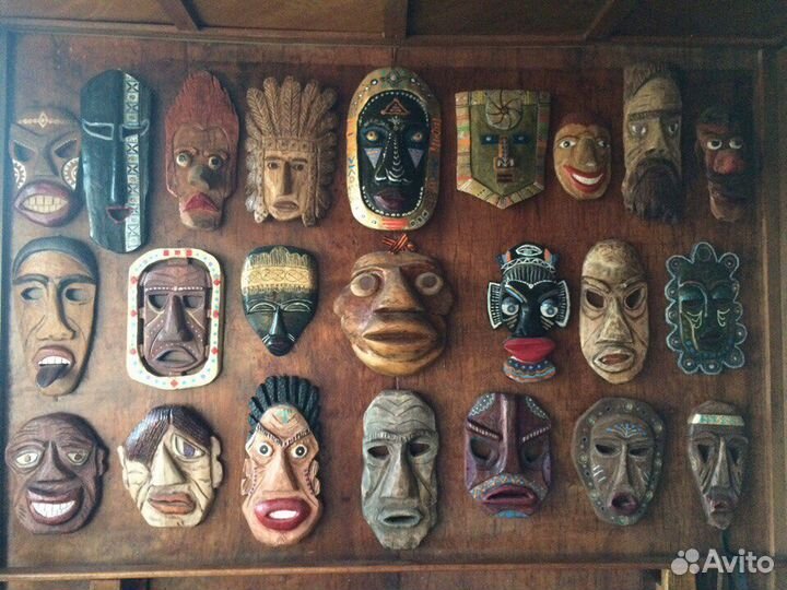 Маска ручной работы деревянная для интерьера