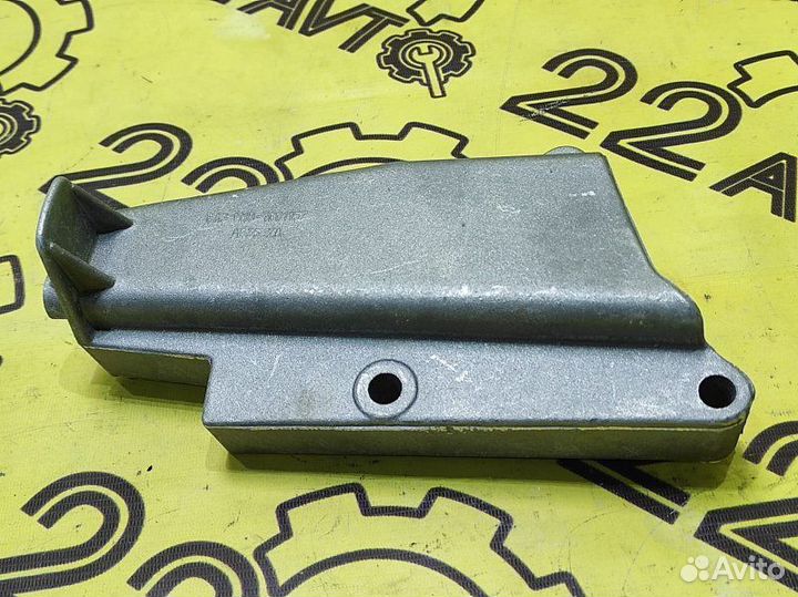 Кронштейн передний правый LADA Granta 2