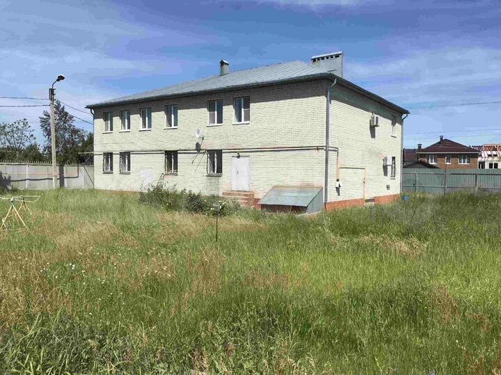 Дом 587 м² на участке 15 сот.