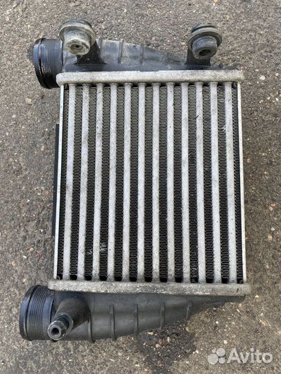 Итеркулер передний правый Audi A4 B7 8ED 8E0145806