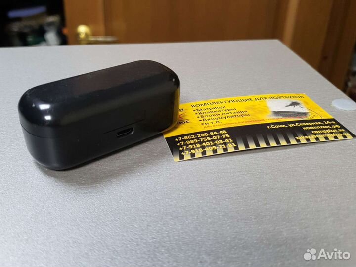 Наушники в кейсе чёрный беспроводные