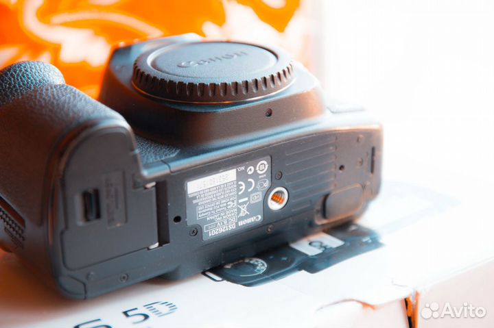 Canon 5D Mark II полный кадр. Пробег 7 тыс.кадров