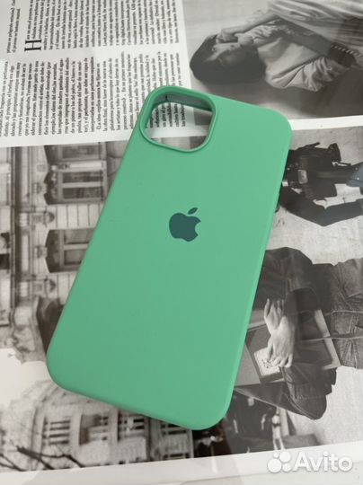 Чехол на iPhone 13