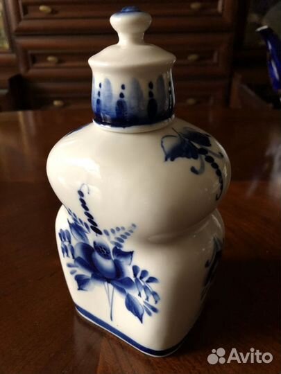 Штоф для водки фарфоровый гжель