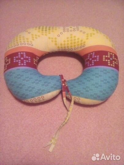 Подушка для кормления и присаживания малыша