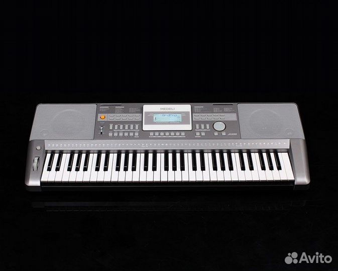 Medeli A100 - cинтезатор, 61 клавиша