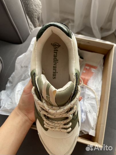 Кроссовки stradivarius женские