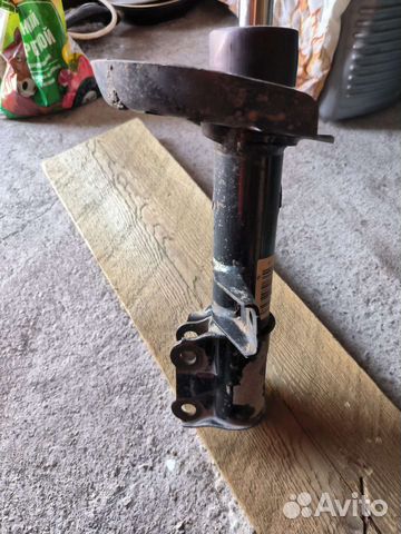 Левая оригинальная стойка kia ceed ed fl 2010-2012