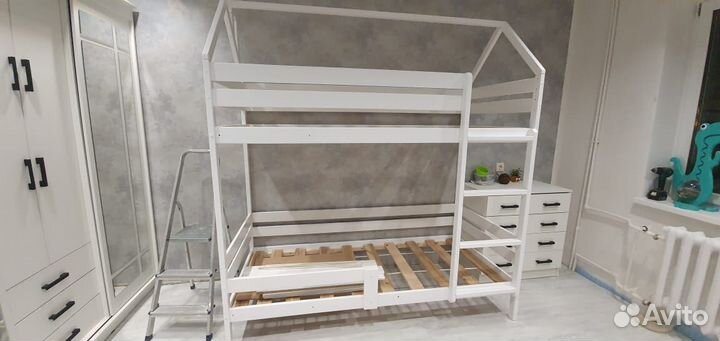 Двухъярусная кровать натуральный массив