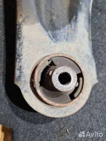 Рычаг подвески нижний передний левый Nissan Juke