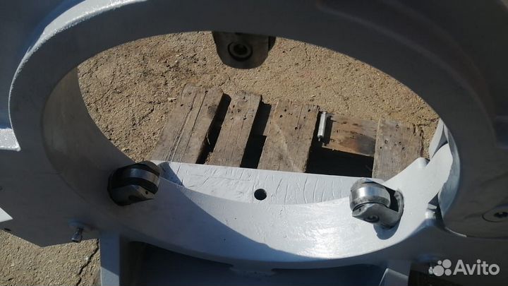 Люнет 1М64 ф 550мм