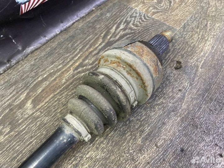 Привод левый Bmw F30 седан N47D20C 07.2012