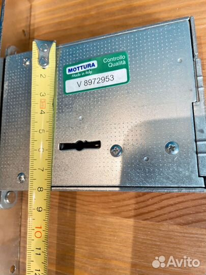 Замок дверной