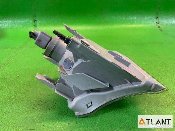 Поворотник бамперный передний левый toyota prius