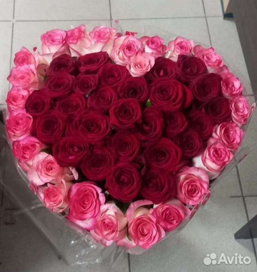 Букет-сердце из 51 розы, в форме сердца Омск
