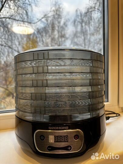 Электросушилка для фруктов и овощей Redmond