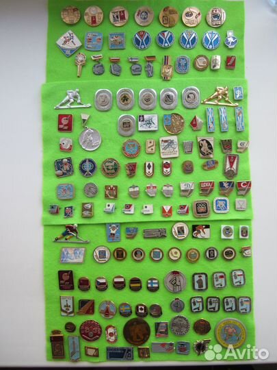 Хоккей, футбол и другие - наборы значков