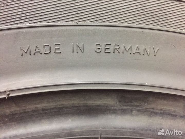 Goodyear UltraGrip 500 235/65 R17 108T