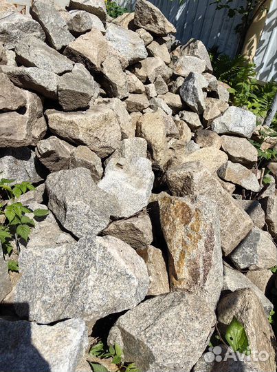 Природный гранитный камень валун ландшафтный