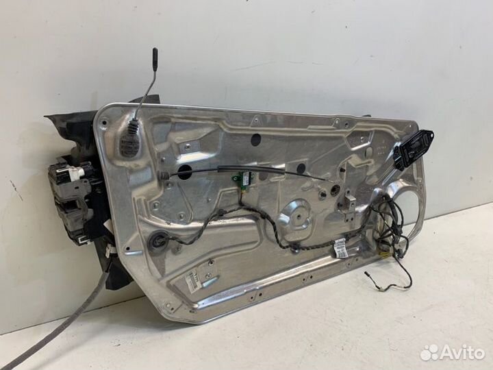 Стеклоподъемник левый Mercedes-Benz C-Class W204