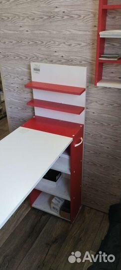 Маникюрный стол