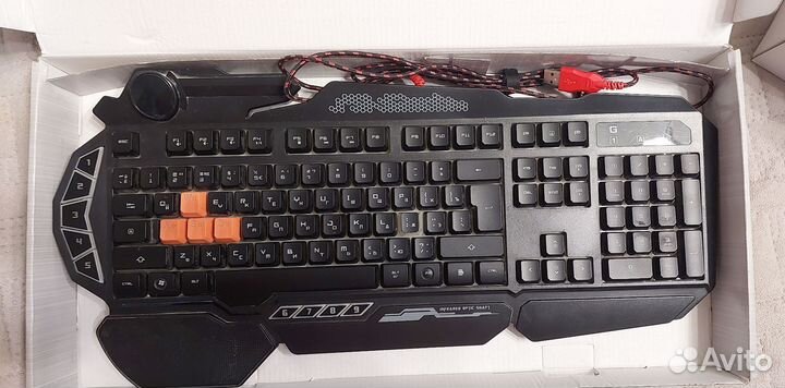 Игровая клавиатура с подсветкой