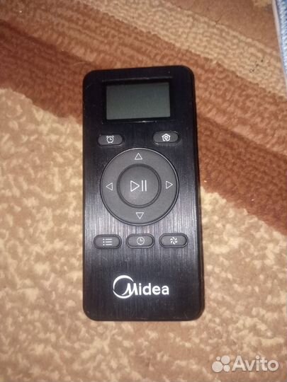 Робот пылесос midea