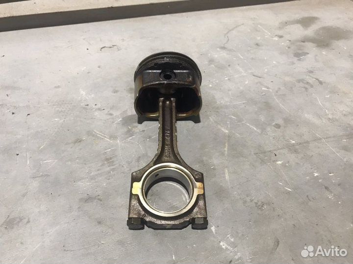 Поршень с шатуном Chevrolet Lacetti универсал 1.6