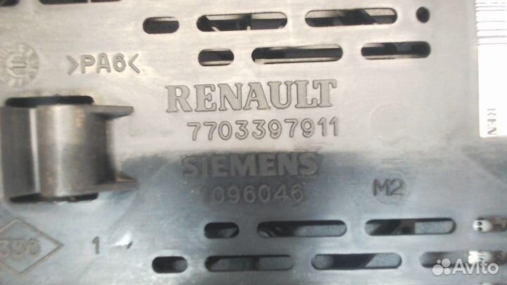 Блок предохранителей Renault Megane, 1996