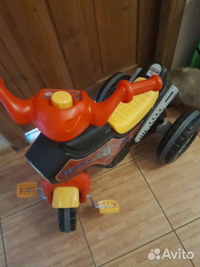 Трехколесный велосипед