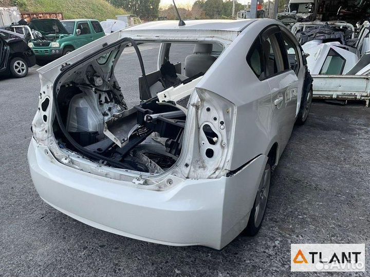 Ступица задняя левая toyota prius