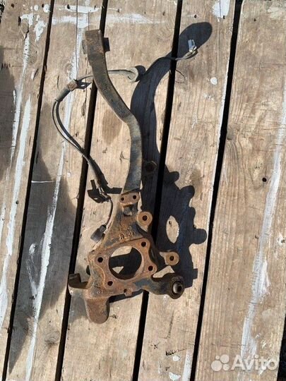 Цапфа задняя правая Hyundai Sonata EF G4JP 2005