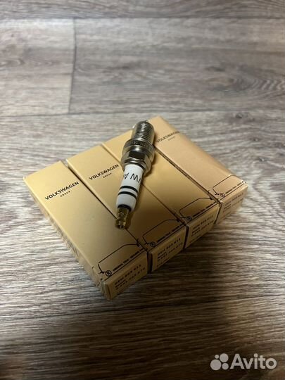 Свечи зажигания VAG, 06H905611