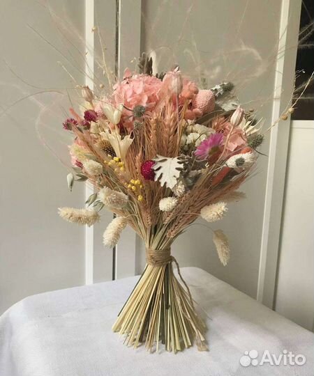 Букет цветов из сухоцветов. Свадебный букет